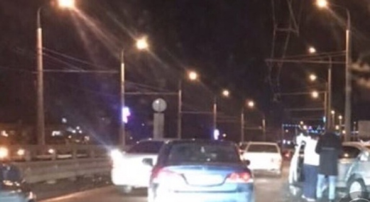 На мосту в Терновку произошло ДТП с четырьмя авто - соцсети