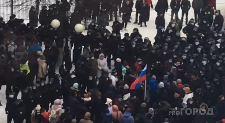 «Дубасили протестующих»: как проходит шествие и в поддержку Навального в Пензе