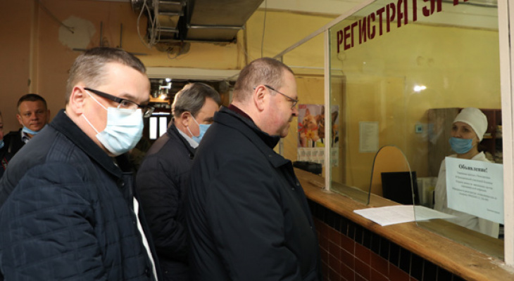 Олег Мельниченко проверил больницу в Чемодановке