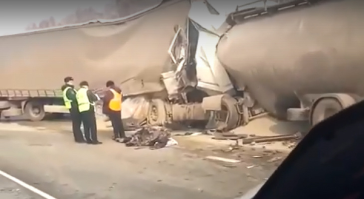 Появилось видео с места жёсткой аварии на трассе под Пензой