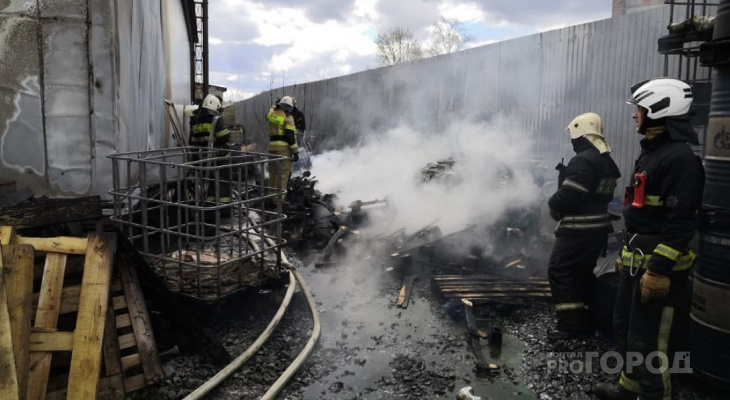 В Пензе произошел пожар на открытой территории