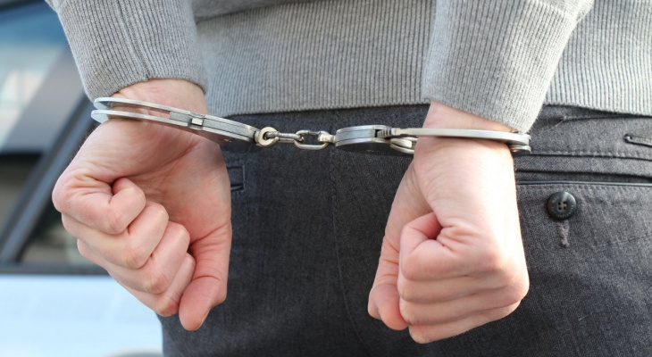 Распространитель наркотиков был задержан в подъезде пензенского дома