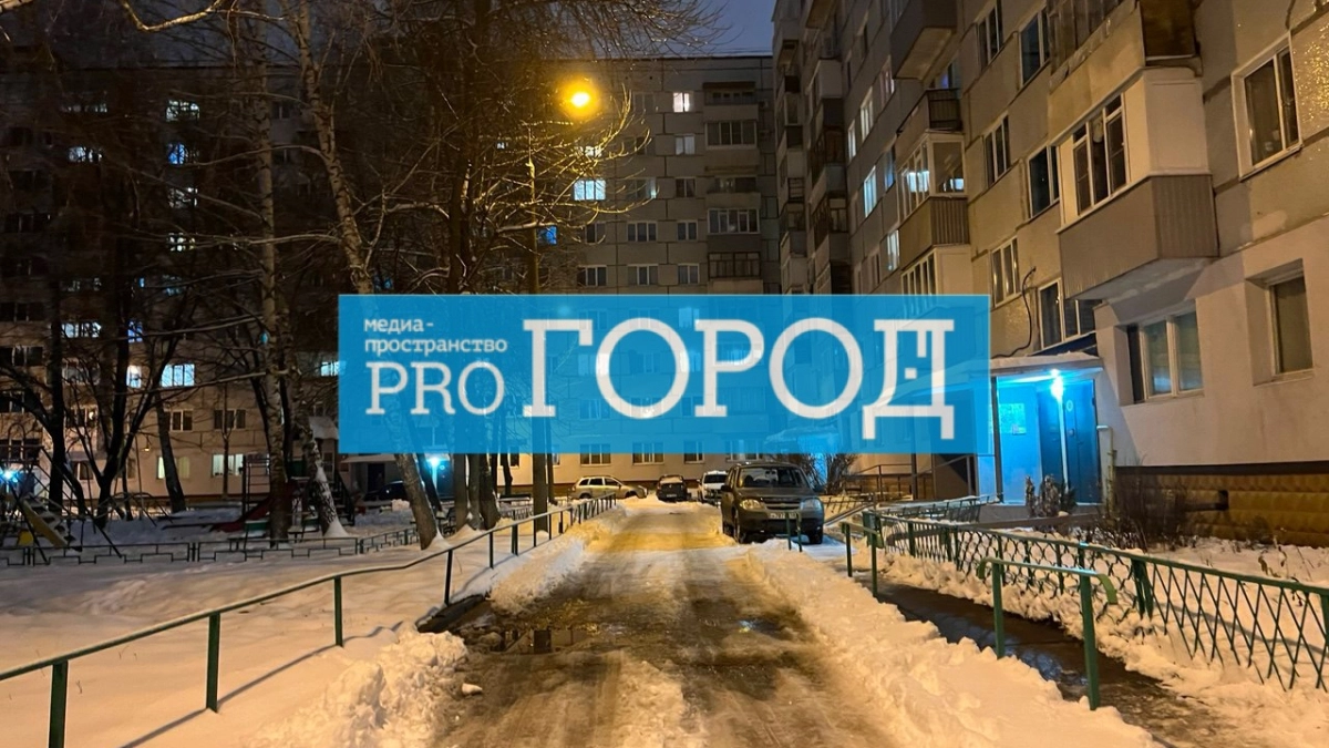 Как на минном поле: разбитая дорога на улице Ладожской вызвала волну недовольства