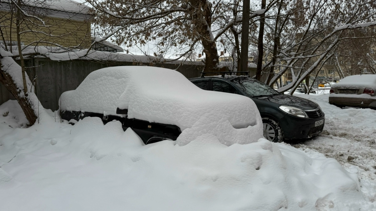 Жители области массово жалуются на неочищенные дороги и тротуары