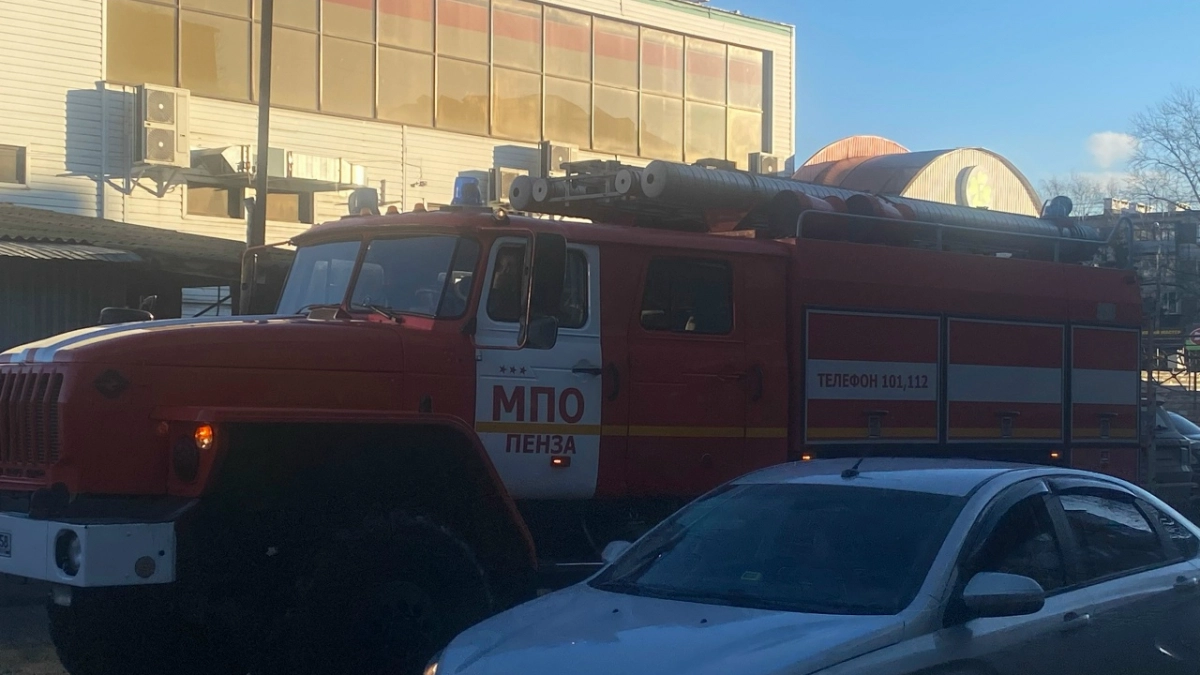 Очевидцы сообщили о крупном пожаре на Кузнецкой