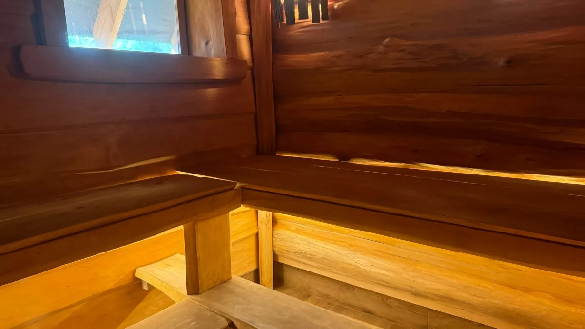 Соседи перестали пускать в баню после постройки новой: история