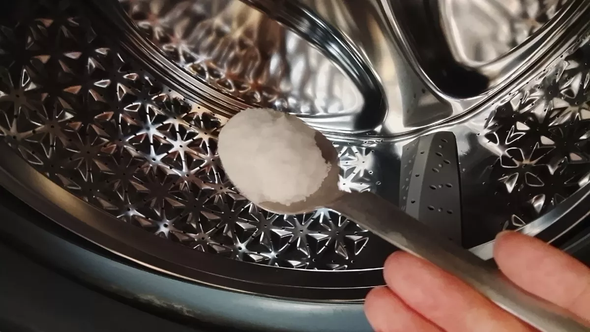 Уксус при стирке: как вернуть белизну вещам без химии