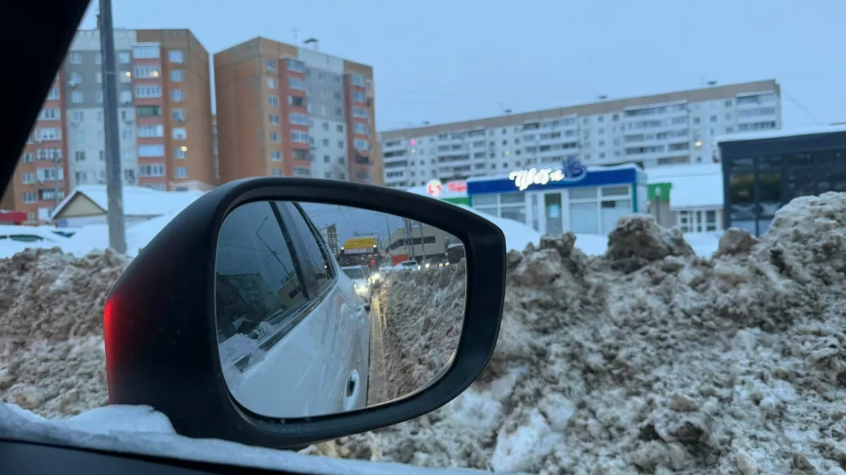 У памятника Победы произошло ДТП с машиной Почты России