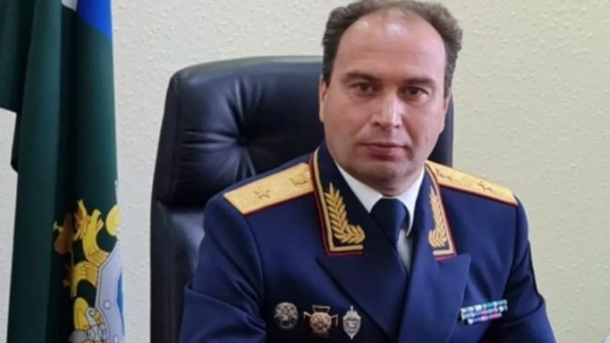 Благодаря вмешательству Фомина возбуждено уголовное дело в отношении соседа, бросившего камень в горожанку