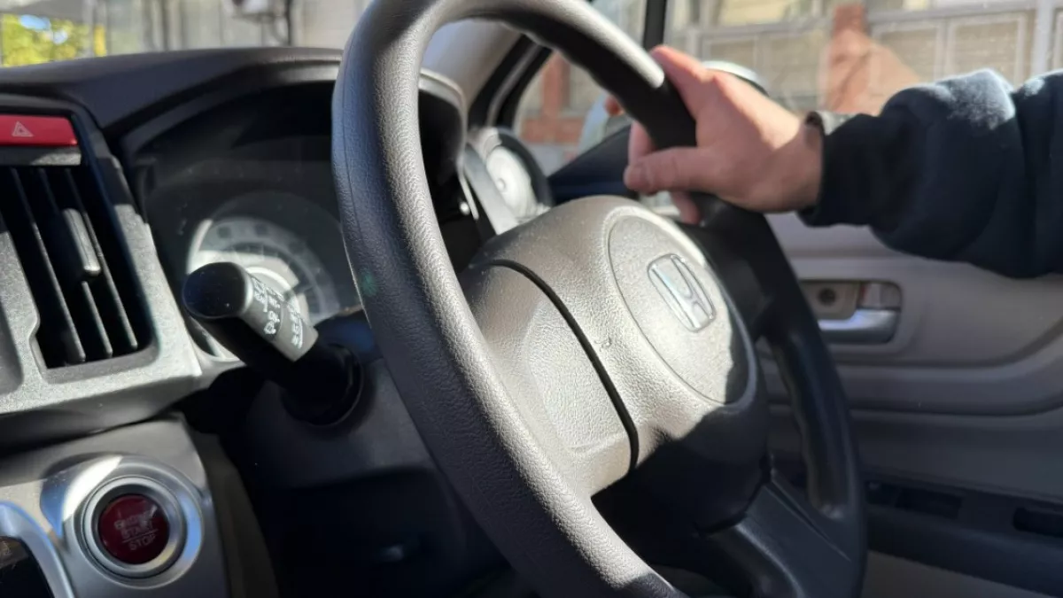 В Кузнецке мужчина бросил угнанный автомобиль, двигатель которого он не смог запустить