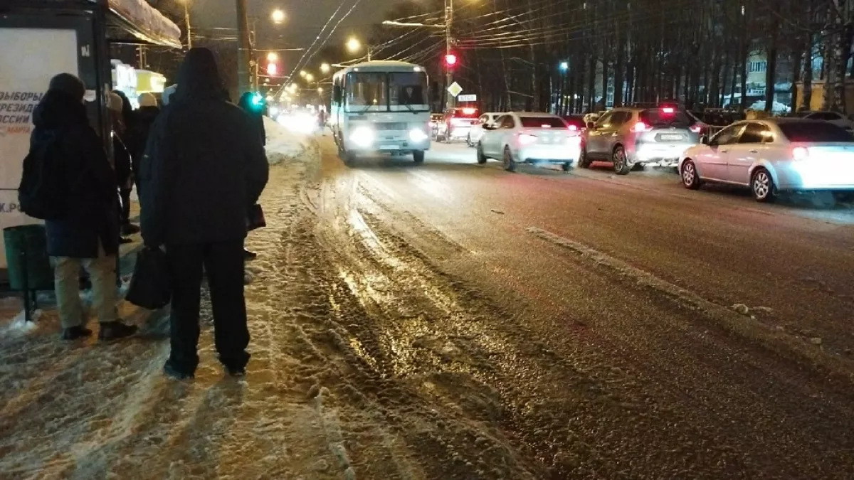 «Зайти смогли лишь три человека»: пензенцы массово жалуются на автобусы