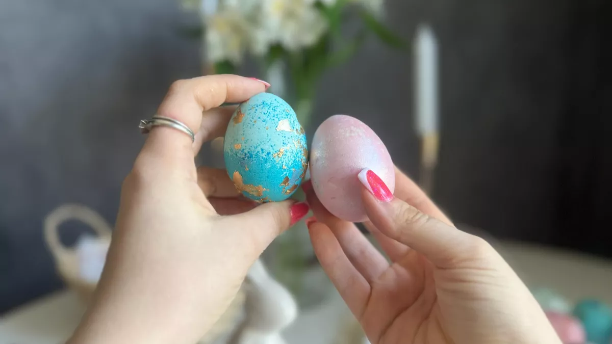 Крашу яйца на Пасху необычным способом: с помощью обычного риса - создаю волшебную текстуру и сочный цвет за минуту 