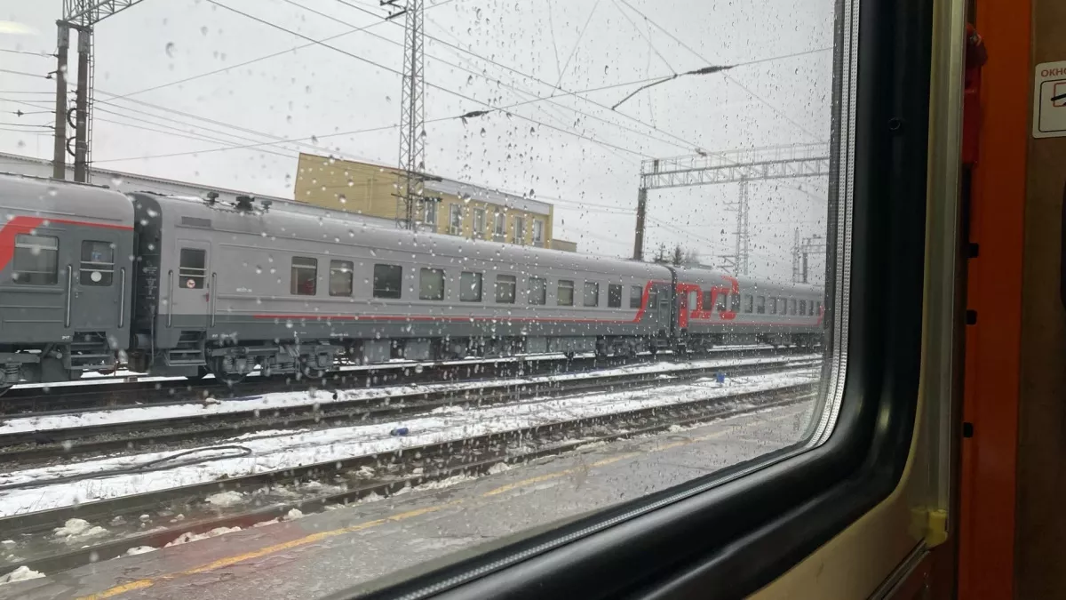 «Повар и официанты опоздали на рейс»: пассажирка рассказала о странной поездке во флагманском поезде РЖД