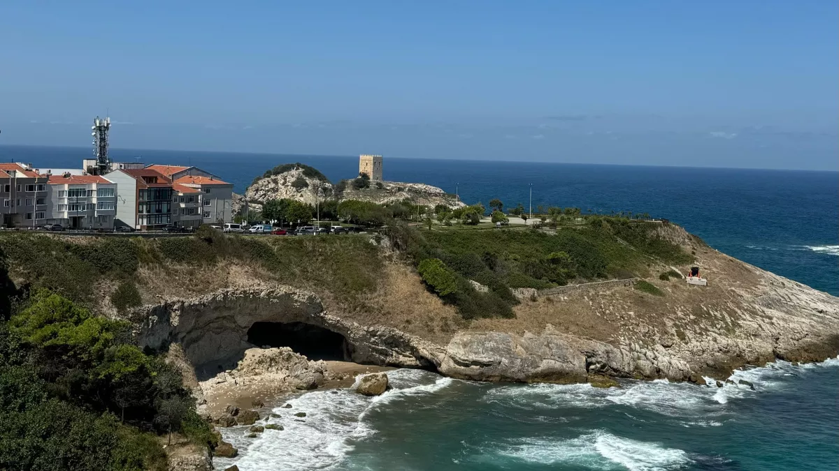 Переехал жить к морю за лучшей жизнью и два месяца сижу без работы: разговорился с местными и понял причины - причина была у меня на виду 