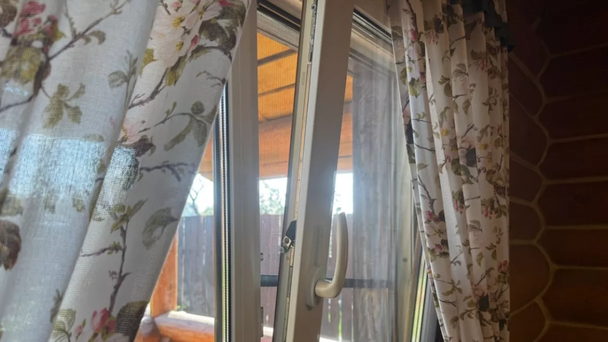 С конденсатом на окнах прощаюсь прямо сейчас: решаю проблему влажных стекол 3 простейшими лайфхаками