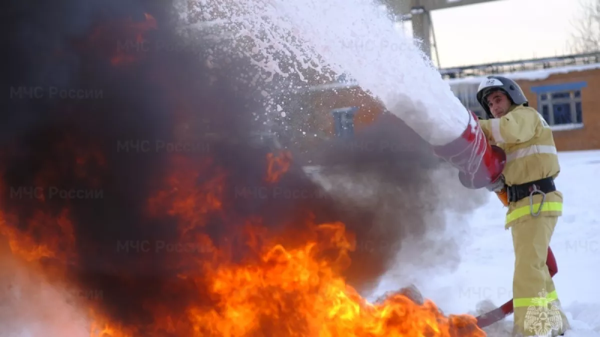 Пензенские пожарные потушили горящую баню и сарай в Кузнецке