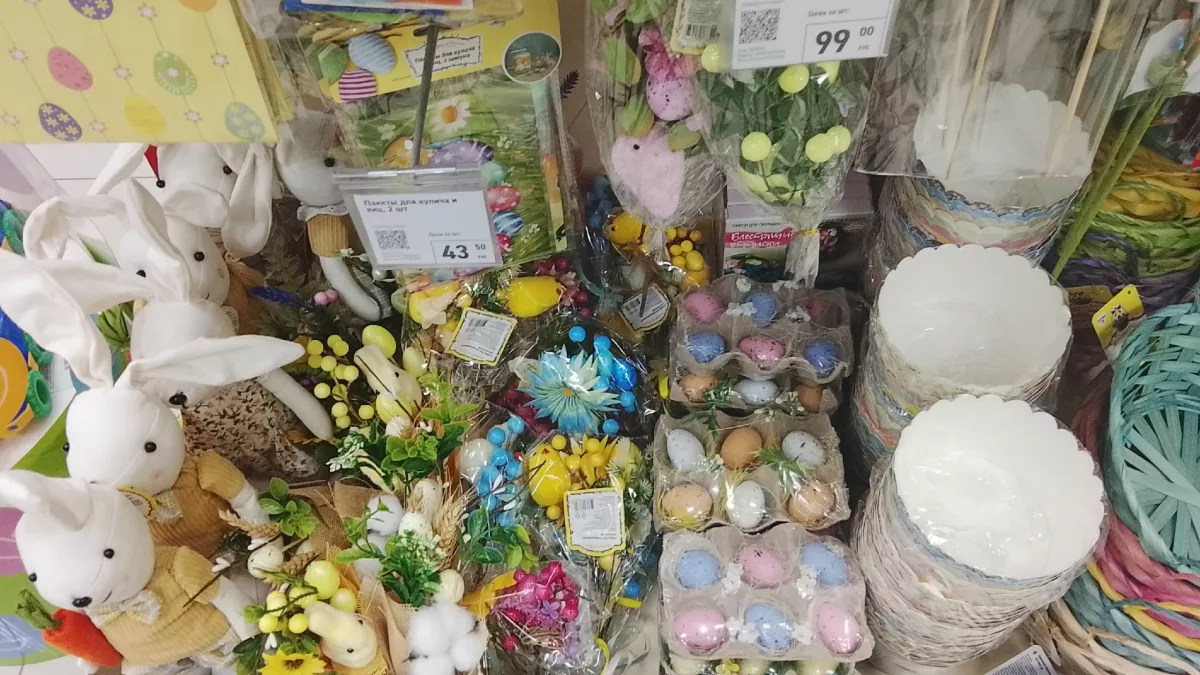 Вышла из Фикс Прайс с целым списком находок: зайки-игрушки по 499 руб, тарелки с кроликами по 299 руб — рассказываю, что привезли на весну