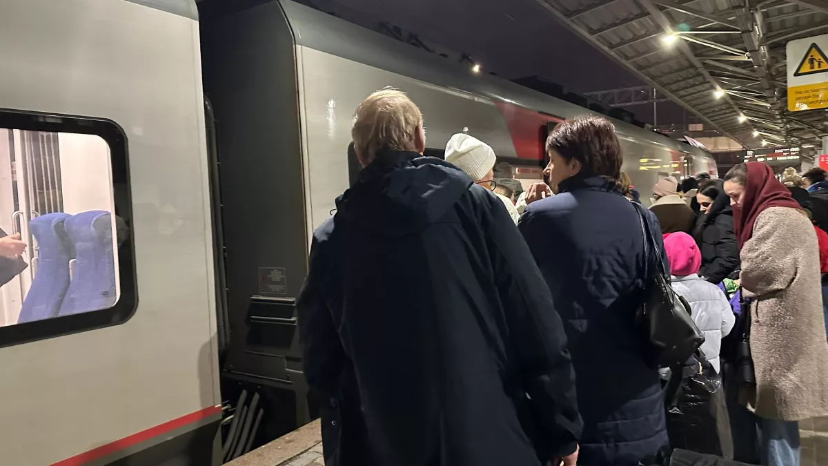 50-летний мужчина скончался в пассажирском поезде, идущем из Пензы в Казань