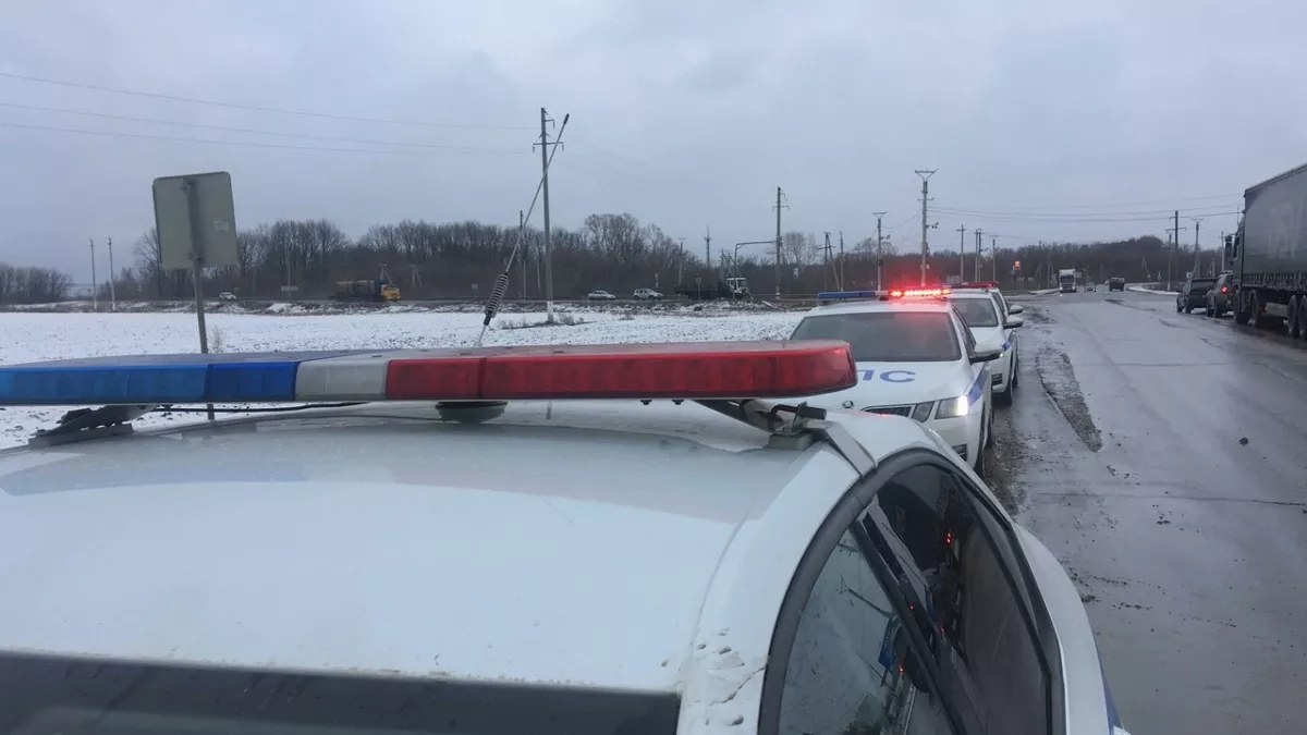 Вот зачем опытные водители сами выходят из автомобиля, если их остановил инспектор ГИБДД - запомните раз и навсегда 