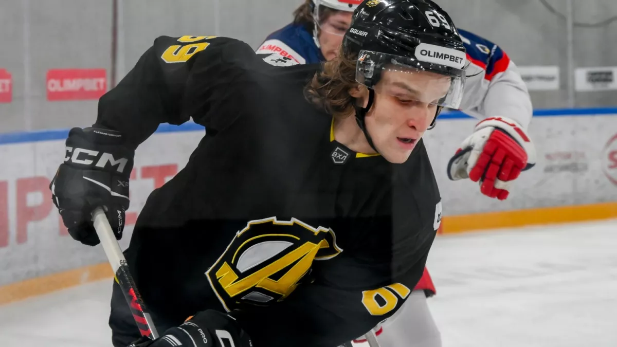 Пензенский «Дизель» закончил регулярку ВХЛ разносом столичной «Звезды» и вышел в плей-офф