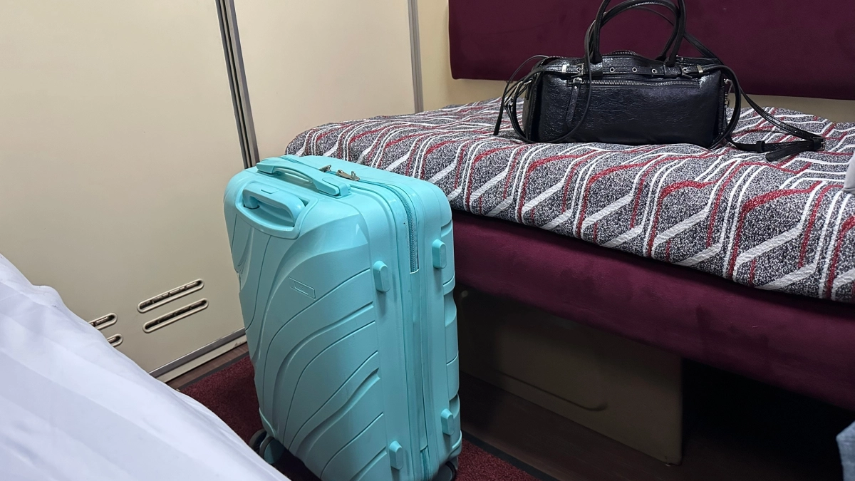 Роды в вагоне поезда: верхние пассажиры не спустились, а нервный мужчина требовал вызвать полицию - поездка, которую запомню на всю жизнь