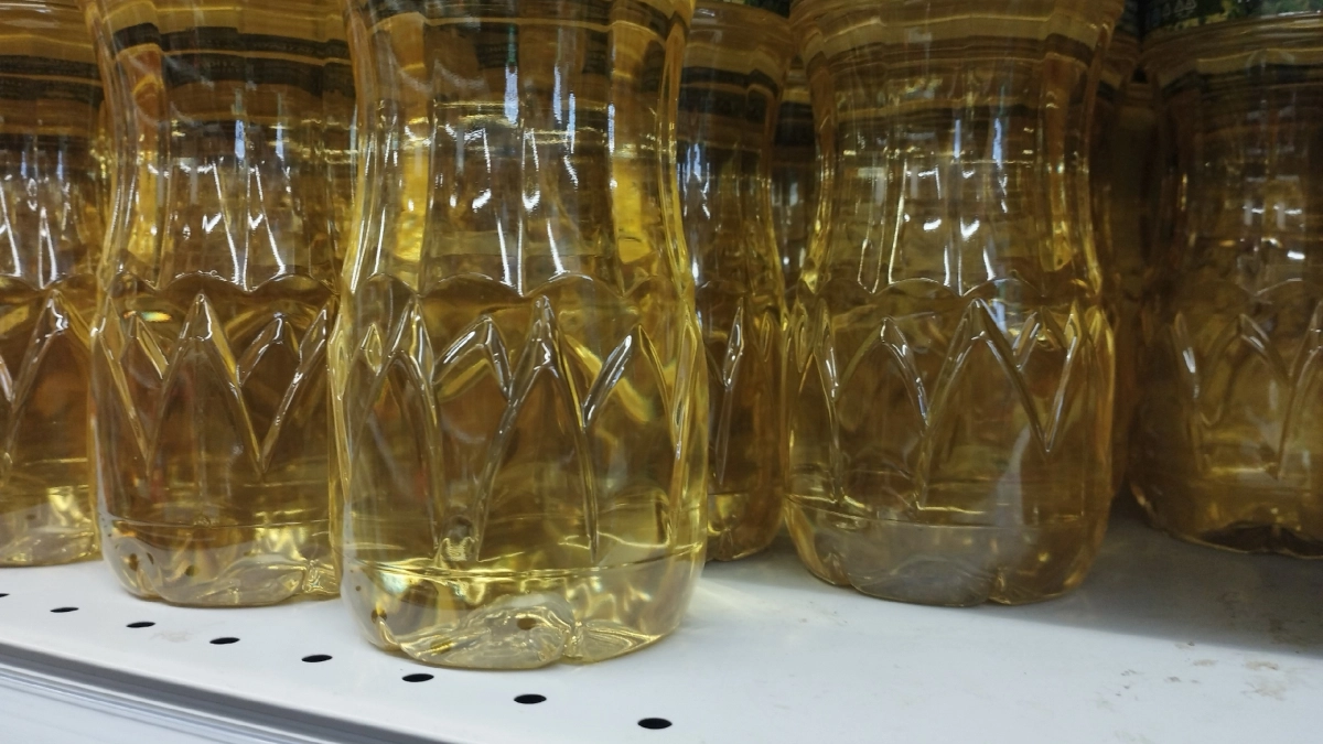 Этого масла берите по 3 бутылки: в Роскачестве назвали лучшие марки подсолнечного масла