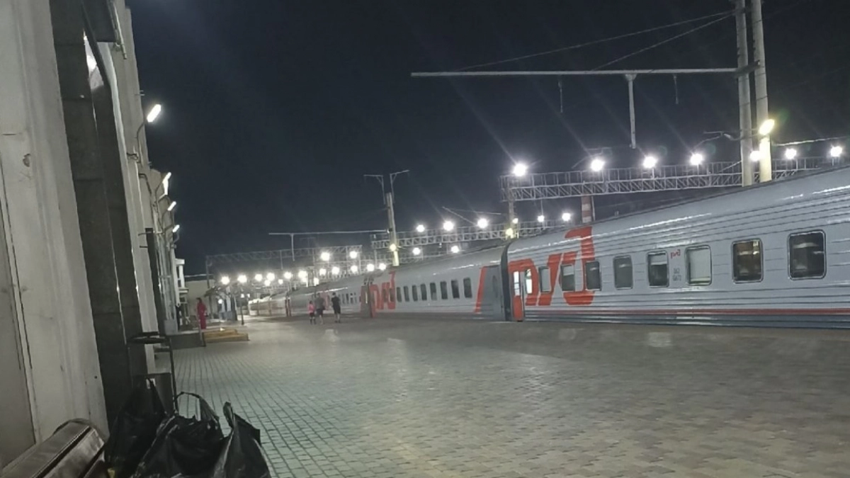 «Жаль, очень жаль»: прокатился на самом медленном поезде России - связывает пять дивных и забытых деревень