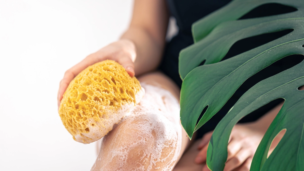 Мочалки для тела в "топку": травматично и негигиенично - чем заменить без лишних затрат