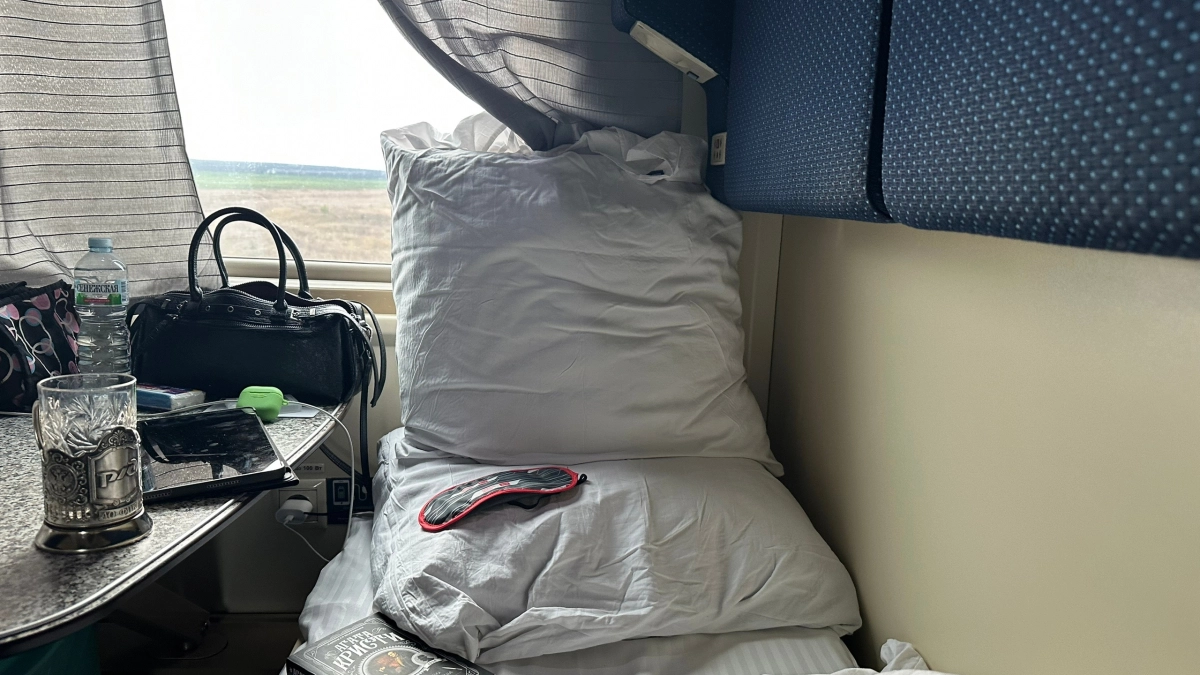 К столику в плацкарте больше не пустят - в новых вагонах их начнут делать совсем по-другому