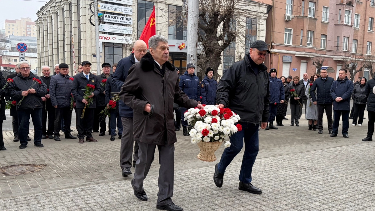 В Пензе почтили память легендарного обкома Георгия Мясникова в день его 100-летия