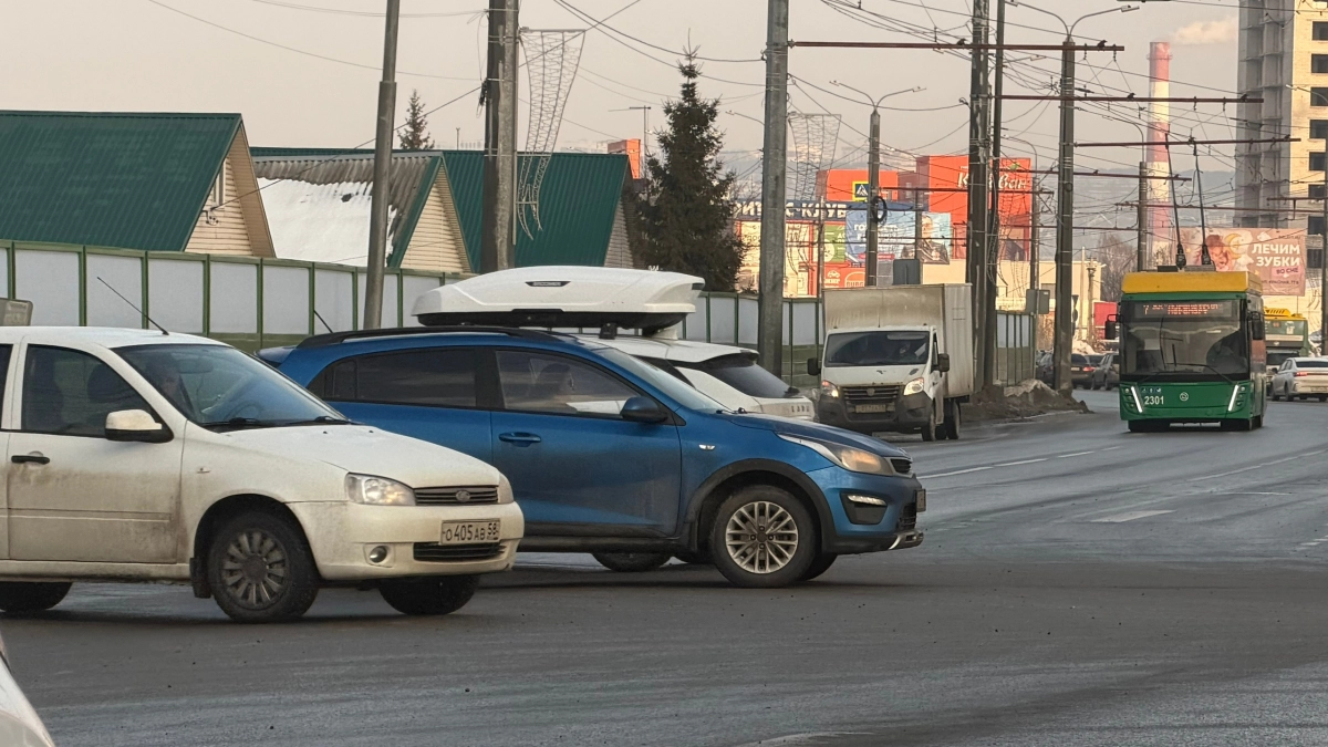 Можно ли пересекать сплошную у обочины: главная ошибка, на которой теряют деньги даже опытные водители  
