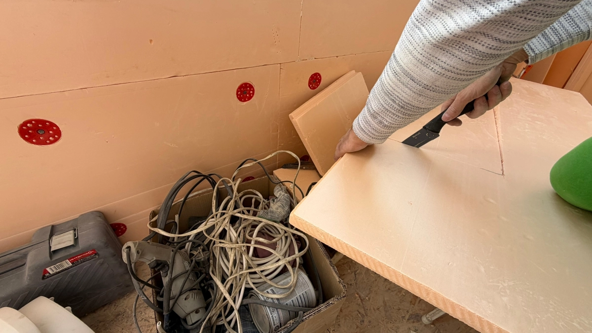 Хватит везде лепить обои: трендом стал новый материал - красивый, долговечный и выглядит в 100 раз солиднее