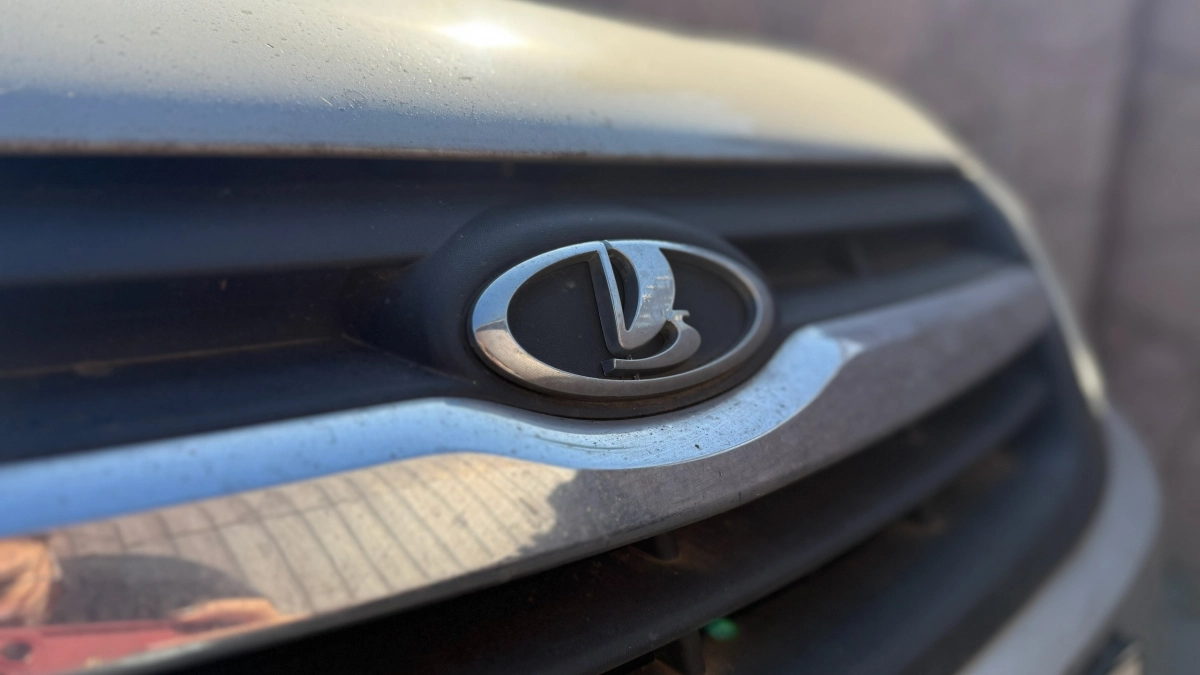 Поменял свой старый Logan на Lada Iskra: уже через месяц понял, что Логан был лучше - и вот почему