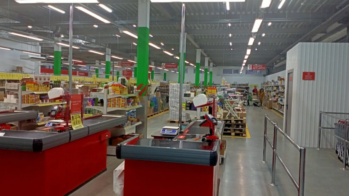 В Пензенском районе сотрудника магазина поймали на краже денег из кассы и сигарет