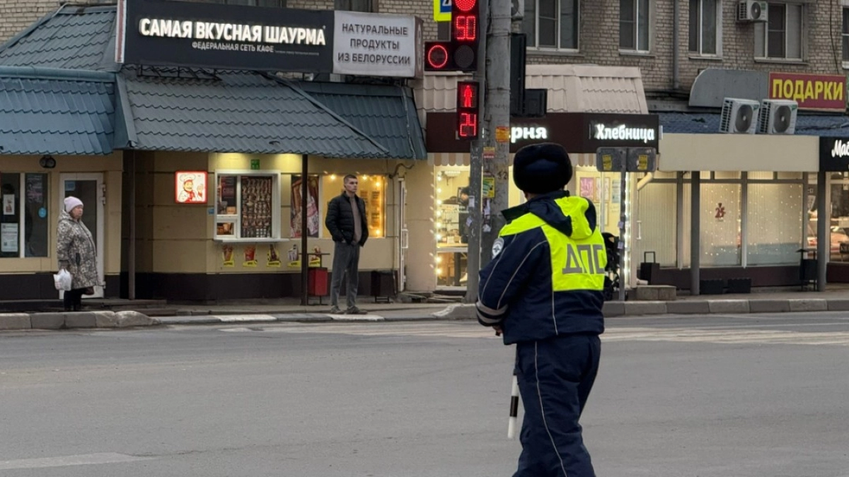 В Кузнецке водитель «ВАЗ 21074» сбил 17-летнего подростка