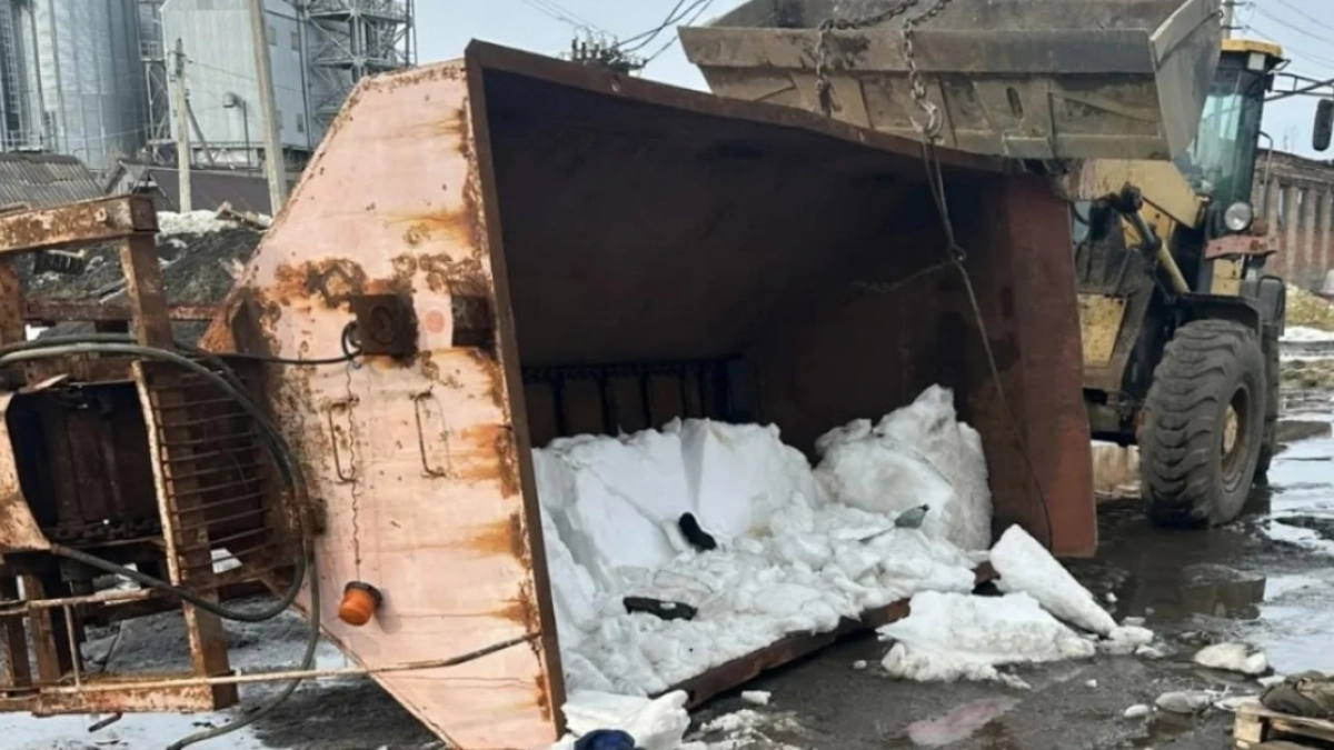 В Лопатинском районе 63-летний сварщик погиб во время выполнения работ