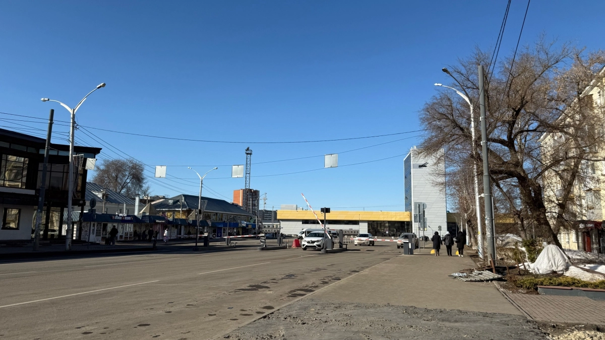 Парковка на Привокзальной площади погружена во тьму: пензенца возмутило отсутствие  освещения у железнодорожного вокзала 