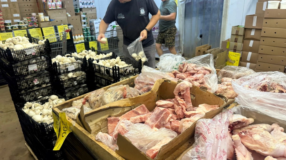 Набрали в "Светофоре " вкусностей по совету друзей: котлетки и сердца свиные - все попробовали и оценили покупки