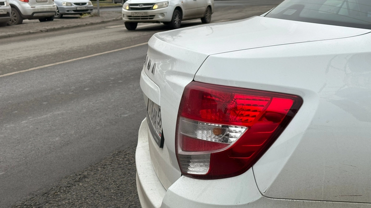 Верховный суд дал краткий ответ: можно ли в фары ставить LED лампочки вместо галогеновых - будут ли за них лишать прав 