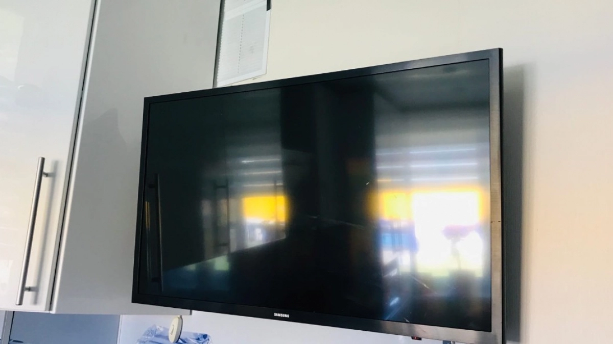 В Пензе дворника поймали на краже чужого телевизора