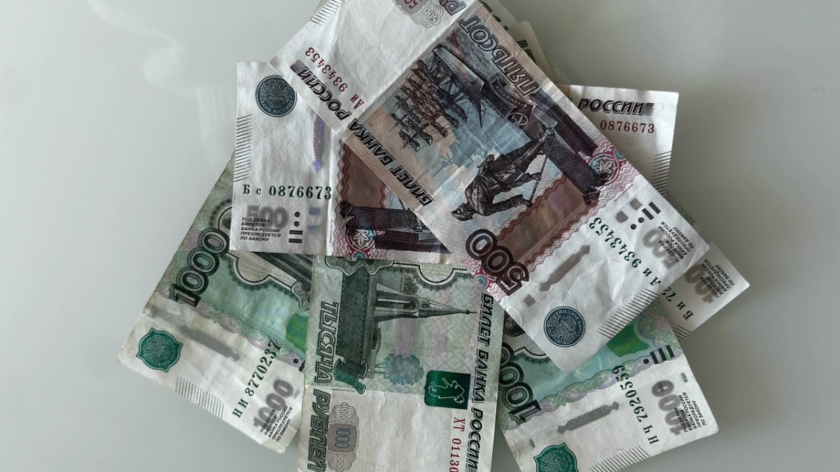 Водителя фуры оштрафовали и лишили прав за выпитый после аварии алкоголь