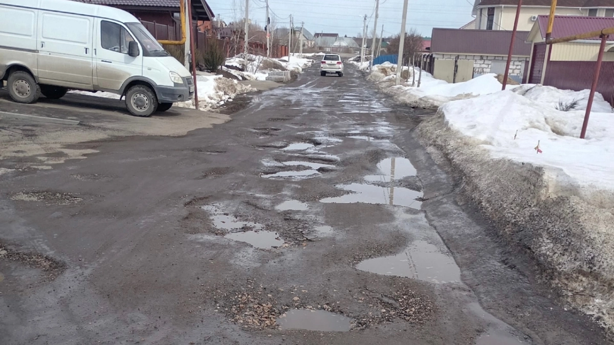 Стыдно перед героями: жители Зари просят привести в порядок ул. Земляничную к юбилею полета Гагарина