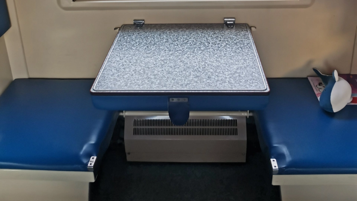 Знакомый рассказал, почему он предпочитает ездить в купе, а не в плацкарте. Удивительная причина - и дело не в комфорте