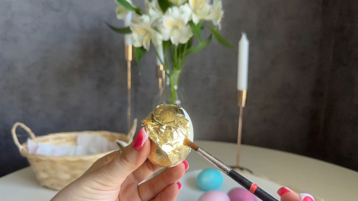 Ярко-жёлтые пасхальные яйца без химии — нашла способ без искусственных красителей и цвет получился солнечным