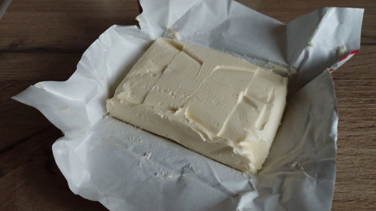 Сливок нет, один говяжий жир: Росконтроль проверил известные бренды сливочного масла - список лучших и худших