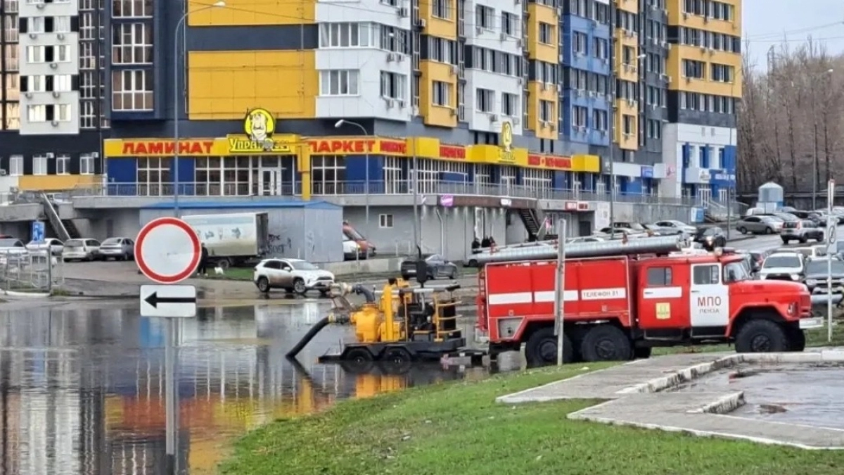 В Пензе у ТРК «Коллаж» ликвидировали крупное подтопление