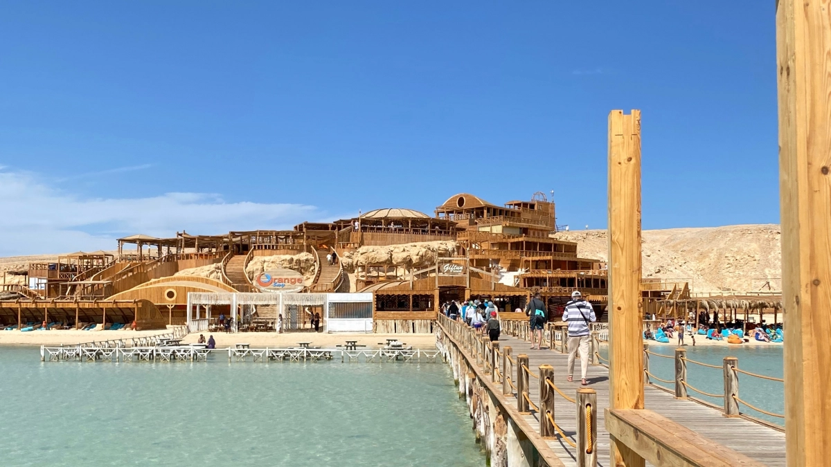 В два раза дешевле Турции и сервис лучше, чем в Сочи: море чистое как слеза — 6 курортов-конкурентов, экономно на лето