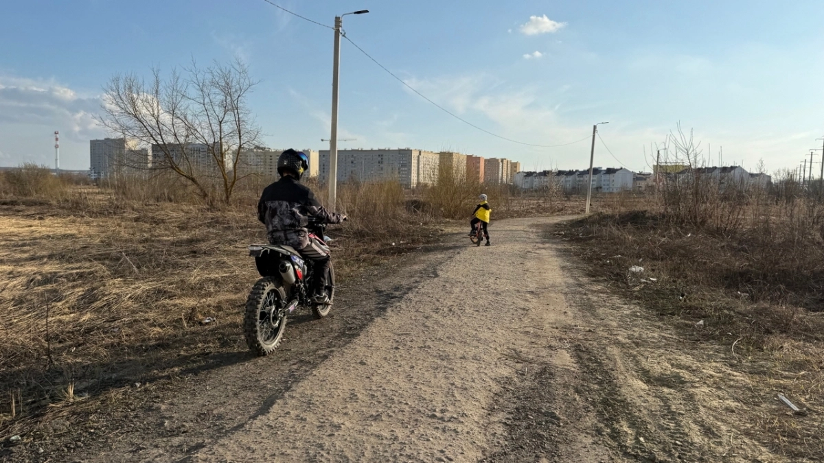 «Запасных детей у нас нет»: Олег Денисов призвал родителей не покупать  питбайки подросткам