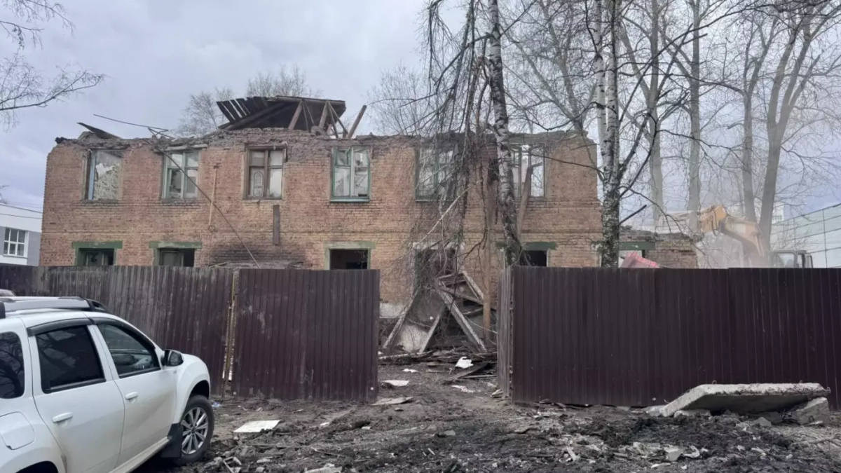 В Пензе приступили к сносу дома, которому более 70 лет