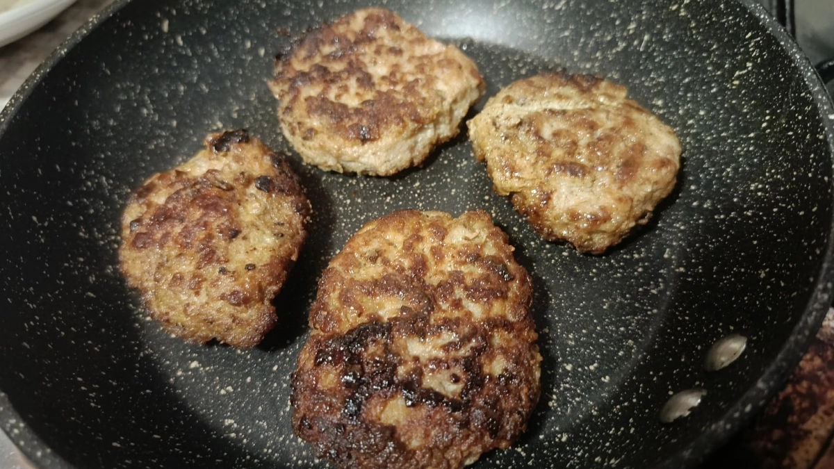 Попробовала котлеты «Ермолино» с чесноком: пахнут аппетитно, на вкус достойно, но есть нюанс